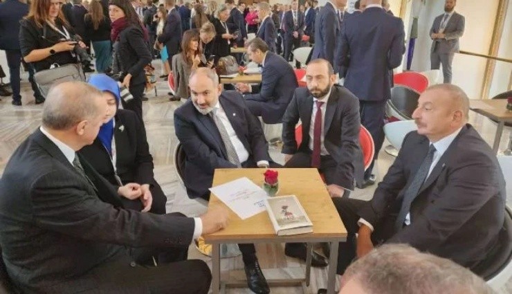 Erdoğan, Aliyev ve Paşinyan Aynı Masada!