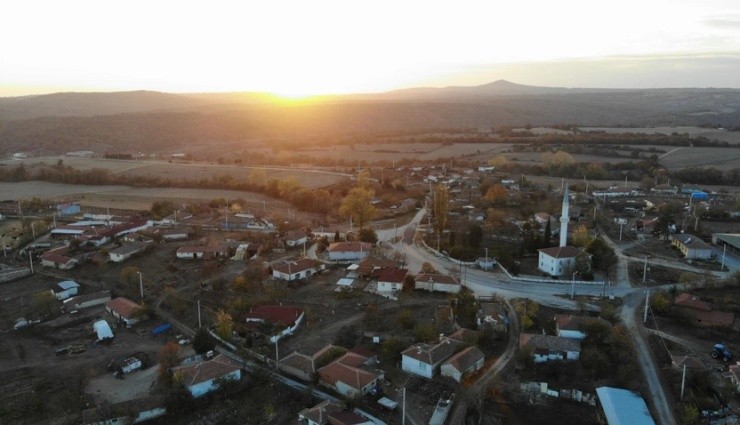 Herkes Bu Köye Göç Ediyor!