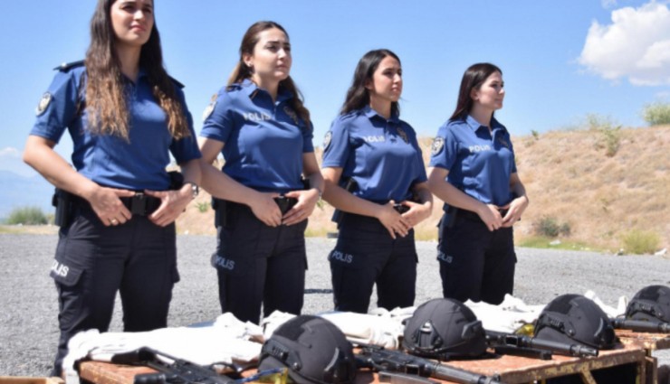 Kadın Polislere Tırnak Ve Saç Yasağı!