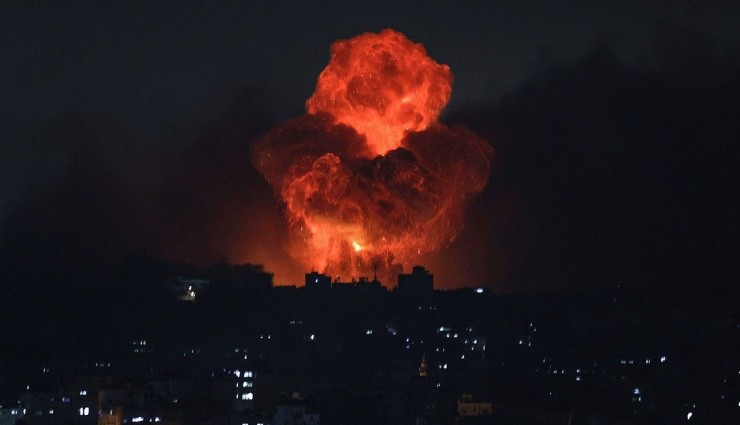 İsrail, Gazze Şeridini Tam Ablukaya Alıyor!