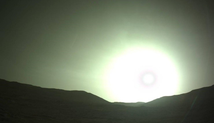 Mars'taki Mavi Günbatımı İlk Kez Görüntülendi!