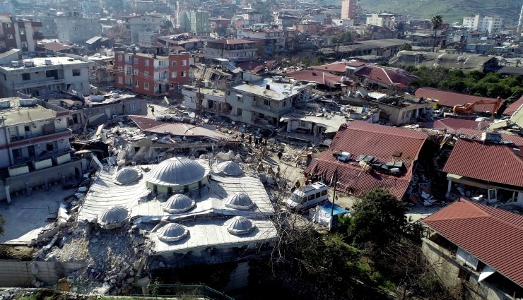 18 Bin Nüfuslu Mahallede Sağlam Bina Kalmadı!