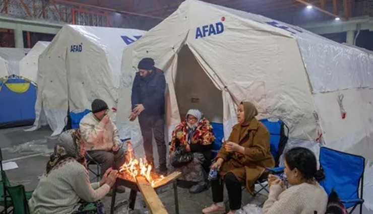 Deprem Öncesi Türkiye Neleri Konuşuyordu?