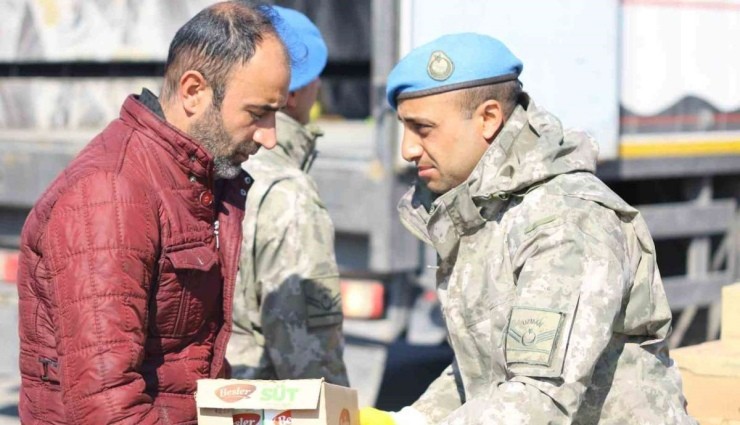 Mehmetçik, Hatay'da Yaraları Sarıyor!