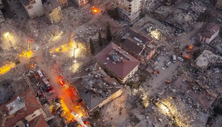 Müteahhitlerden Deprem Bölgesinin Yeniden İmarı İçin Bağış Kararı!