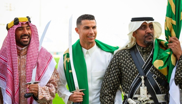 Ronaldo'nun Hareketi, Suudileri Kızdırdı!