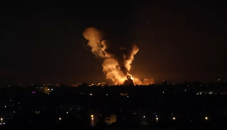 İsrail Gazze'de Apartmanı Hedef Aldı!