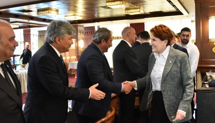 Akşener Milletvekilleriyle Bir Araya Geldi!