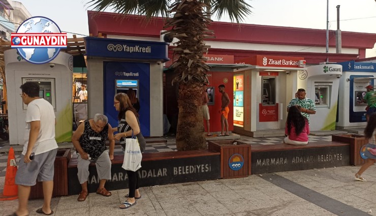 ÖZEL: Avşa Adası'nın Süs ATM'lerinden Para Çekilemiyor!