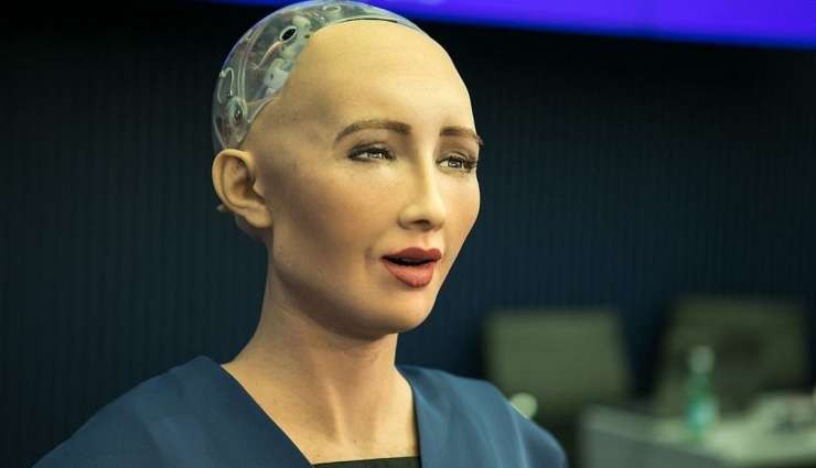İnsansı Robotların Çoğu Neden Kadın?