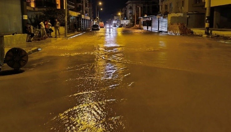 Menemen'de İki Mahalleyi Su Bastı!