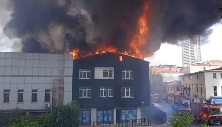 İstanbul Ataşehir'de Yangın!