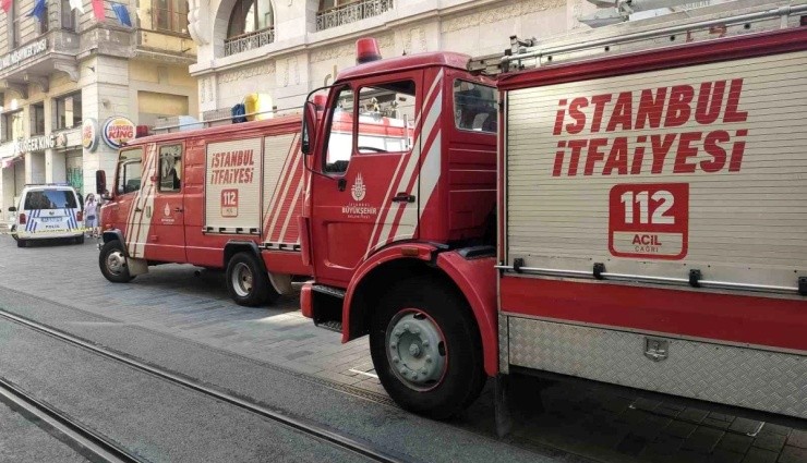 İstiklal Caddesi'nde Yangın!