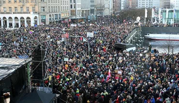 Almanya'da Aşırı Sağa Karşı Protestolar Büyüyor!