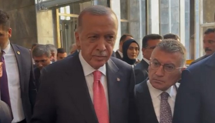 Erdoğan, A Haber Muhabirini İşaret Etti!