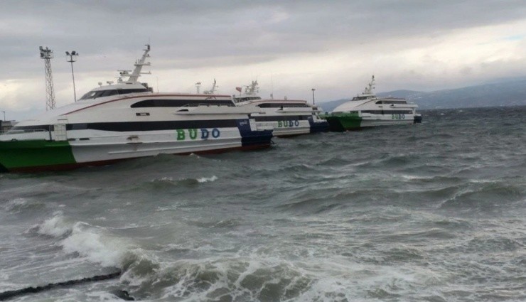 Marmara'da Fırtına: Seferler İptal!