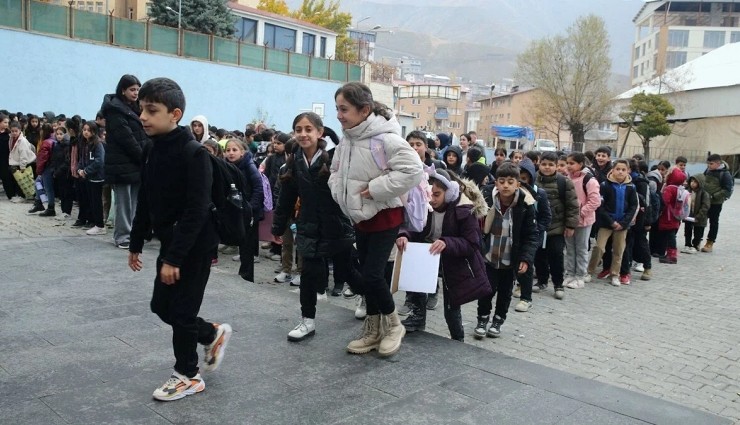 Okullarda Yeniden Ders Zili Çaldı!