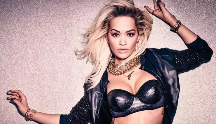 Ünlü Şarkıcı Rita Ora ‘Gotik’ Olmaya Çalıştı!