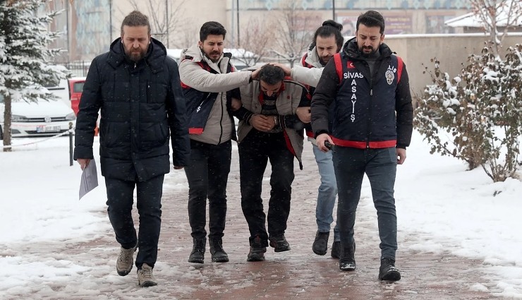 Aile Faciası: Annesini Boğdu, Kardeşini Başından Vurdu!