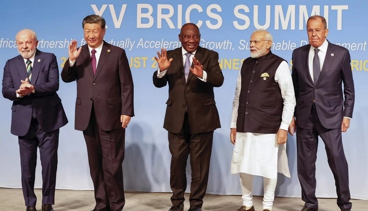 Çin'den Trump'ın BRICS Tehdidine Tepki!