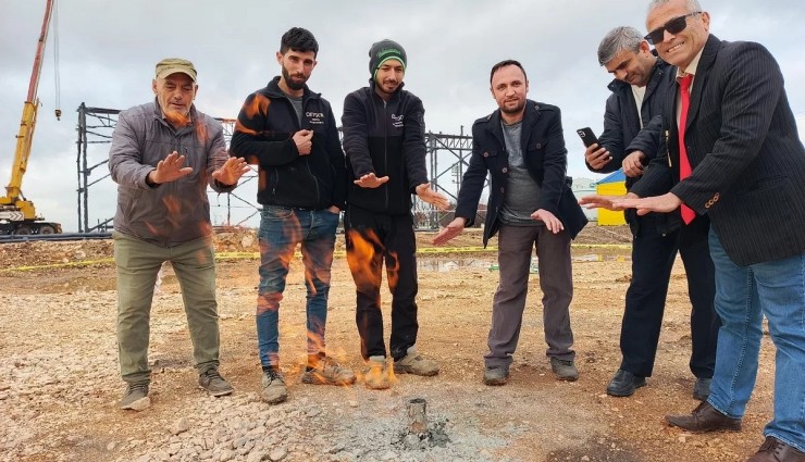 İnşaatta Doğal Gaz Keşfi: 52 Saat Boyunca Yanıyor!