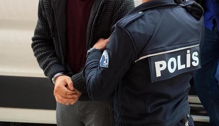 Çeşme'de Kaçak İnşaat Yapan 6 Kişiye Gözaltı!