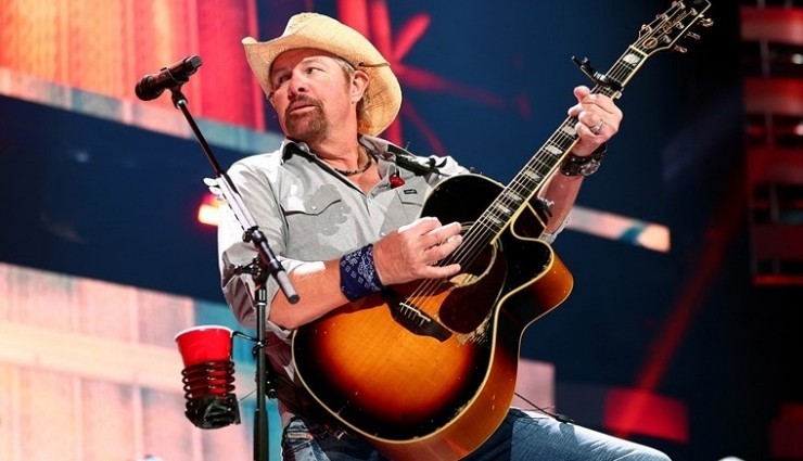 Ünlü Country Şarkıcısı Toby Keith Hayatını Kaybetti!