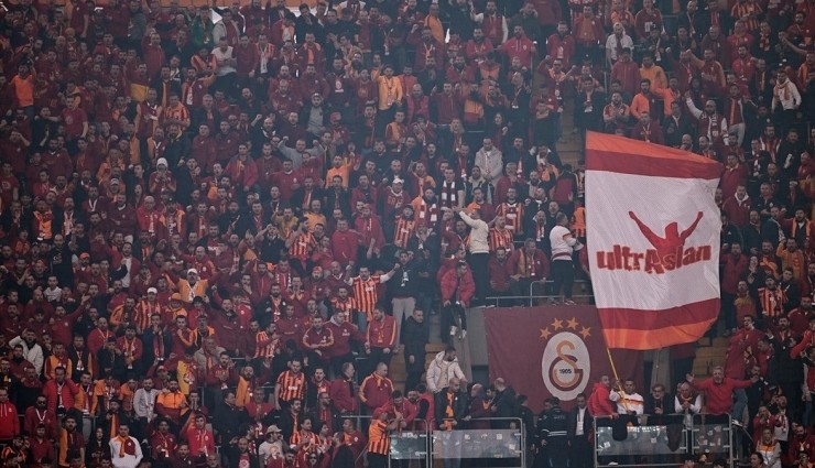 Galatasaray Tribünleri: 