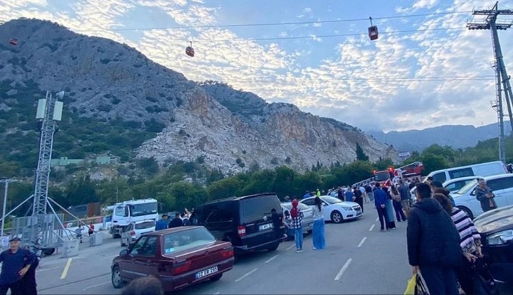 Antalya'da Teleferik Düştü!