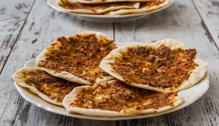 Bodrum Sahillerinde Lahmacun-Ayran Fiyatı!