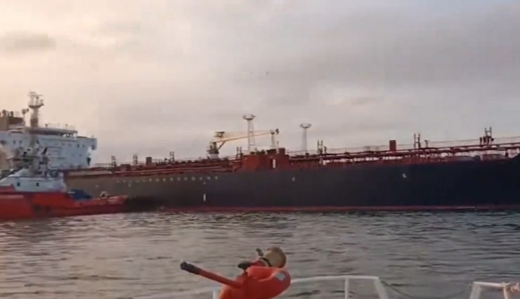 40 Bin Ton Petrol Yüklü Tanker İstanbul Boğazı'nda Sürüklendi!