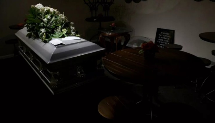 ''Öldü'' Denilen Kadın Cenazede Hayatta Çıktı!