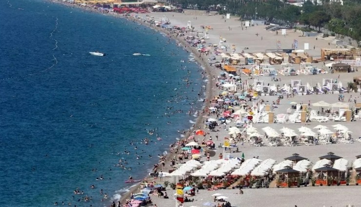 Antalya Sahillerinde Bayram Yoğunluğu Artıyor!