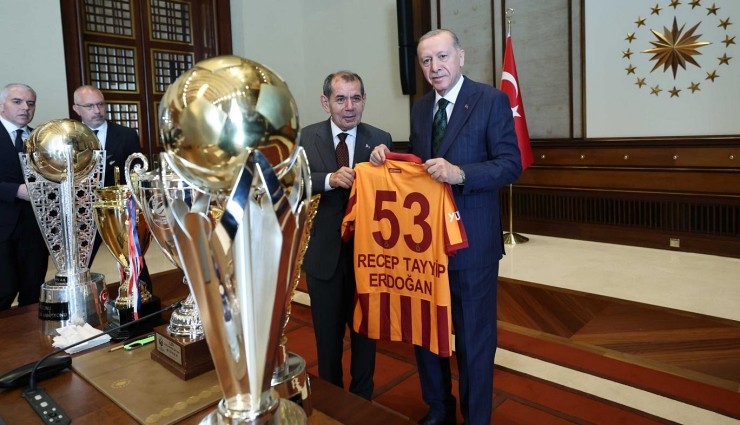 Erdoğan, Galatasaray Spor Kulübü Heyetini Kabul Etti!