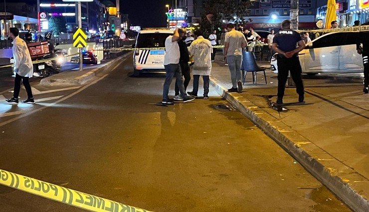 İstanbul'da Restorana Silahlı Saldırı! 1 Ölü!