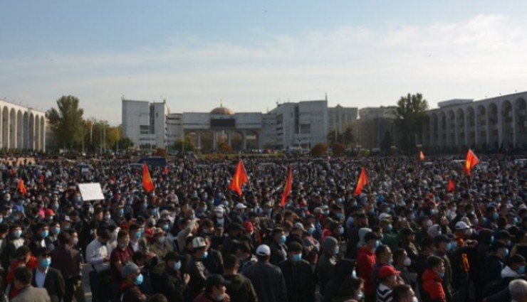 Kırgızistan'da Darbe Girişimi Engellendi!