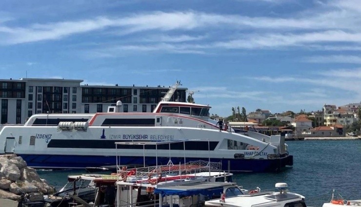 İzmir'de Deniz Seferlerine Fırtına Engeli!