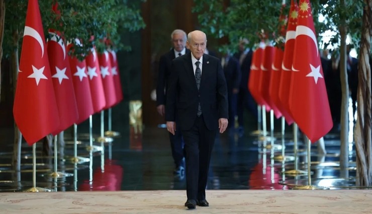 MHP Lideri Bahçeli'nin Hayatı Kitap Olacak!