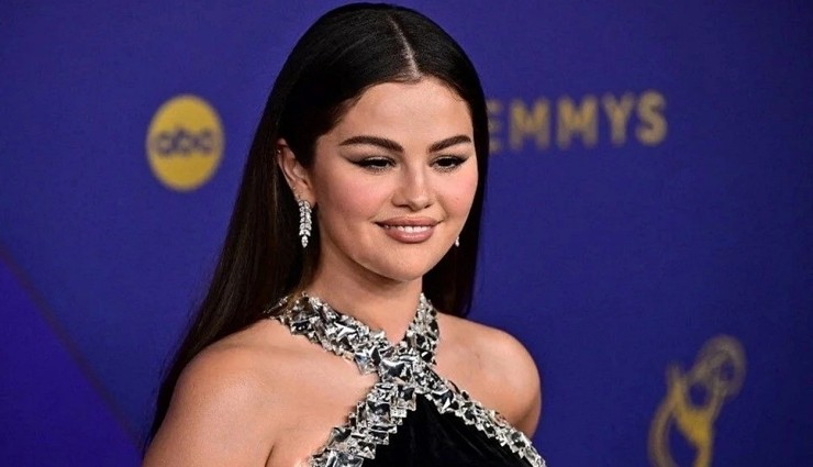 Selena Gomez Gala Tarzıyla Geceye Damga Vurdu!