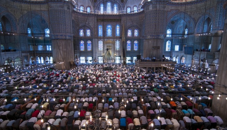 Vatandaşa Soruldu: Ne Sıklıkta Namaz Kılıyorsunuz?