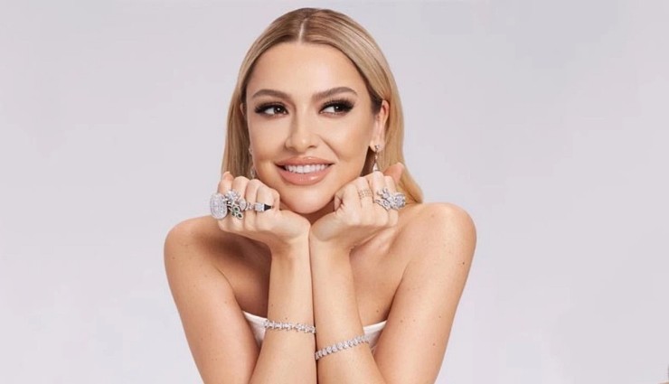 Hadise, Şenol Sönmez’le Aşkını İlan Etti!