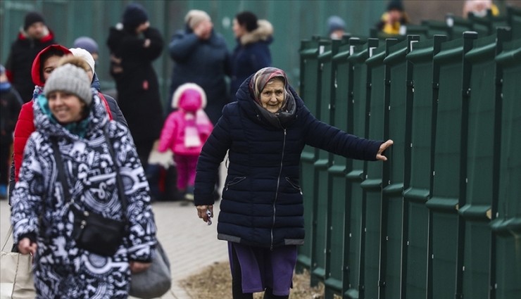 Slovakya’dan Ukraynalı Mültecilere Yardım Tehdidi!